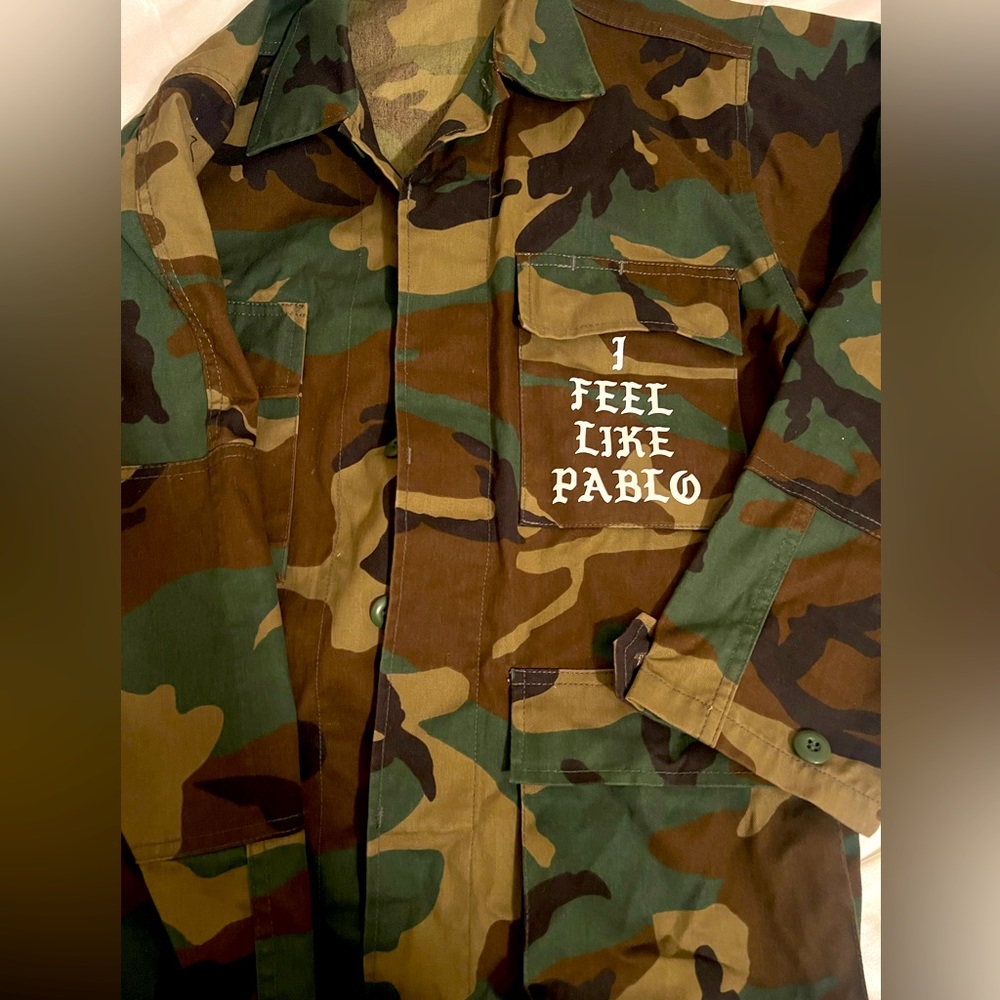 Camo oversized Jacket with featured Pablo writing. (Kw)